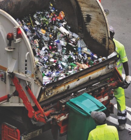Waste collection truck